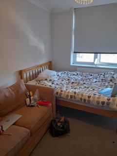 2 bedroom flat to rent, Gunnersbury Avenue, London W5
