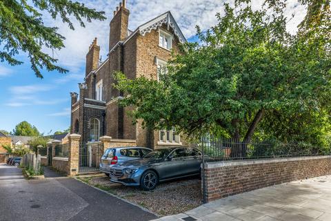 Church Grove, Hampton Wick, KT1