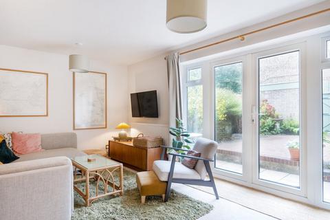 17 Bargrove Close, London, SE20 8DU