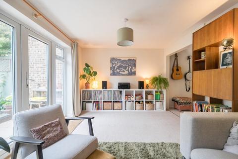 17 Bargrove Close, London, SE20 8DU