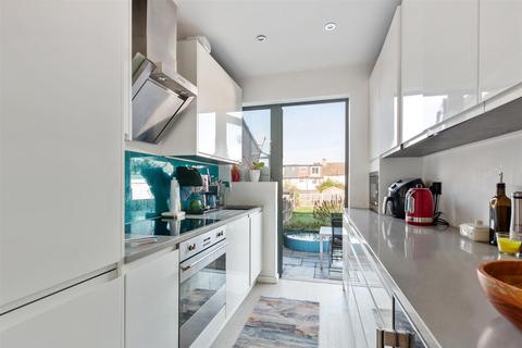 undefined, Shaldon Drive, Morden SM4