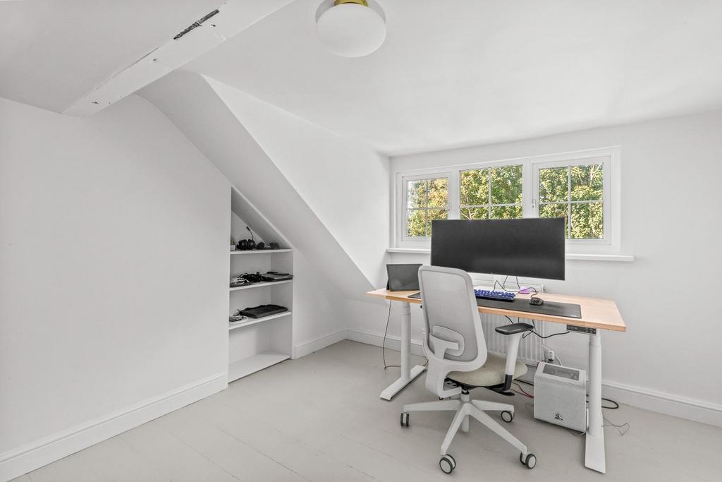 Bedroom/Office