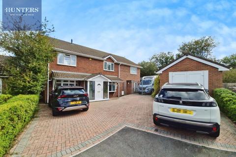 undefined, Clos Penglyn, Pencoed, Bridgend, CF35 6NX
