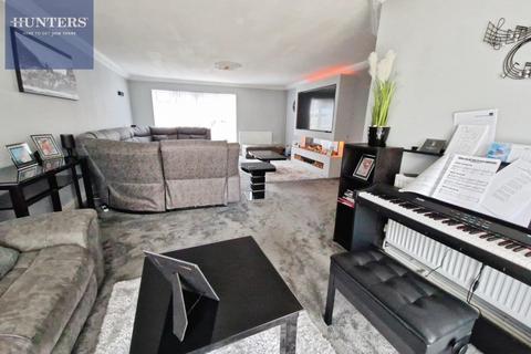 undefined, Clos Penglyn, Pencoed, Bridgend, CF35 6NX