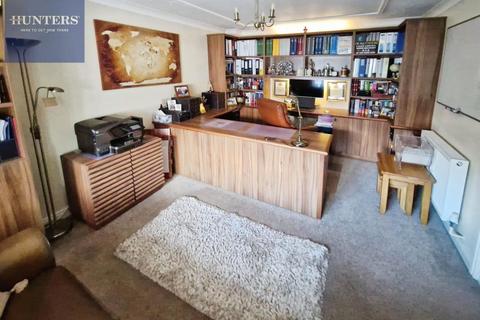 undefined, Clos Penglyn, Pencoed, Bridgend, CF35 6NX