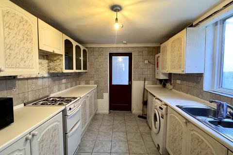undefined, Queens Road, Southall, Greater London, UB2