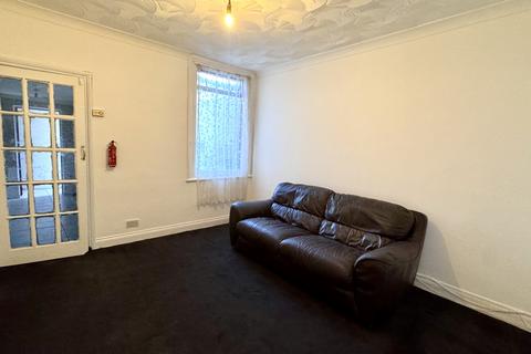 undefined, Queens Road, Southall, Greater London, UB2