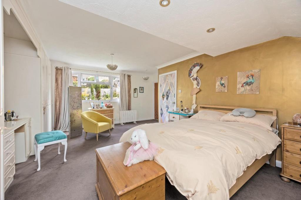 Broad Rigg Avenue, 37 013.JPG
