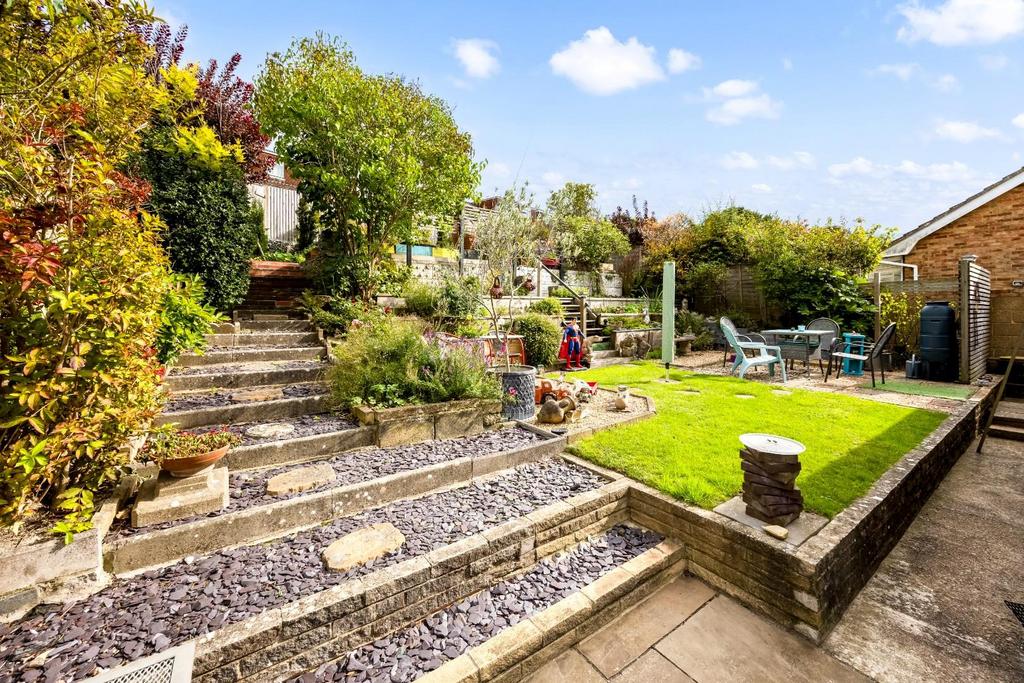 Broad Rigg Avenue, 37 017.JPG