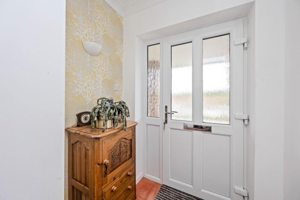 Broad Rigg Avenue, 37 001.JPG
