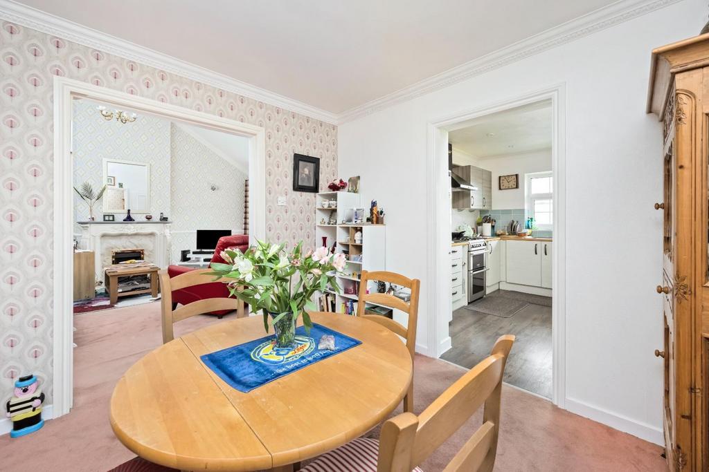 Broad Rigg Avenue, 37 006.JPG