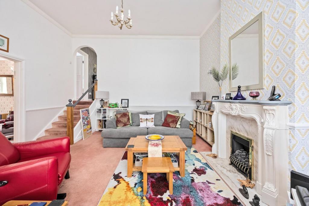 Broad Rigg Avenue, 37 004.JPG
