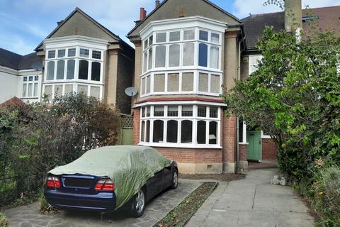 undefined, Woodbourne Avenue, Streatham