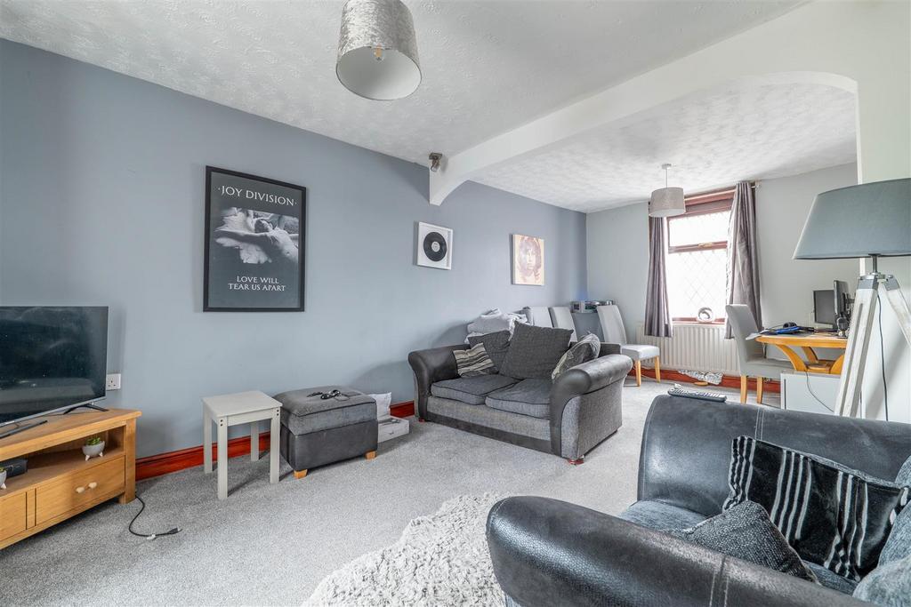Lounge/Dining Room