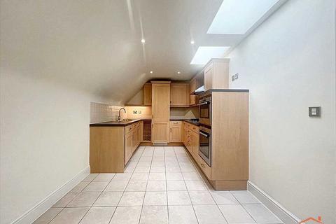 18 Compass Close, Edgware, HA8 8HU