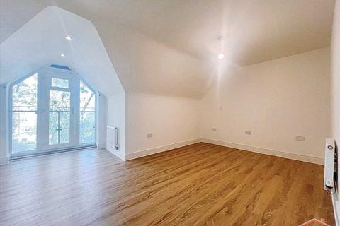 18 Compass Close, Edgware, HA8 8HU