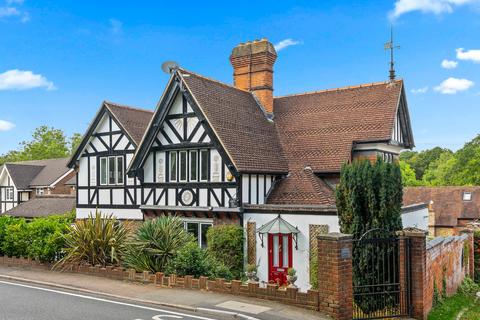 undefined, Old Malden Lane, Worcester Park KT4