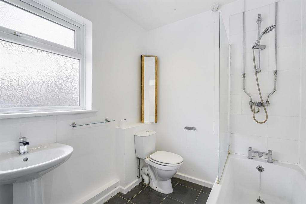 Bathroom 1 1.jpeg