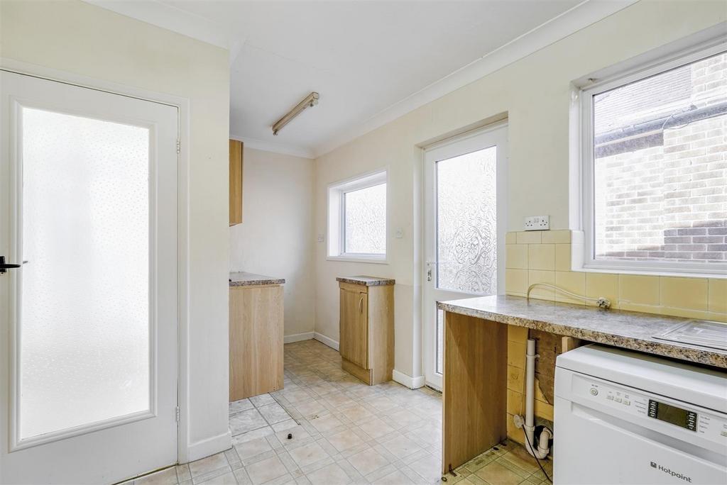 Kitchen Dinar 1 3.jpeg