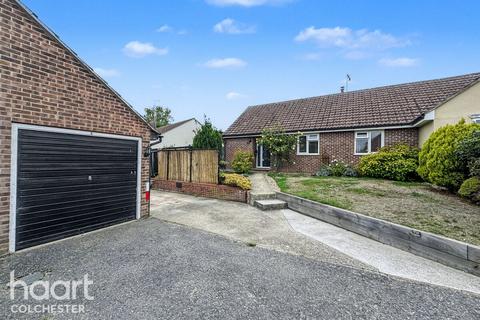 3 bedroom semi-detached bungalow for sale, Turner Close, Wivenhoe