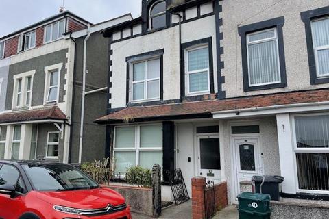 5 bedroom end of terrace house for sale, Avallon Avenue, Llandudno Junction