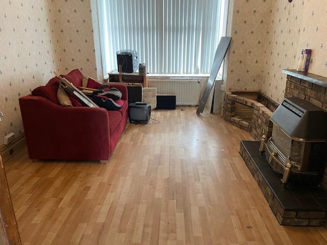 9 Avallon IMG 5073.jpg