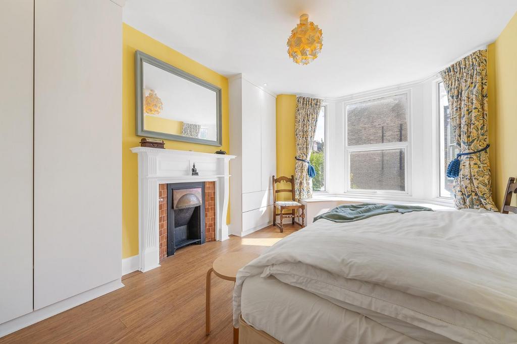 Bedroom 1.JPG