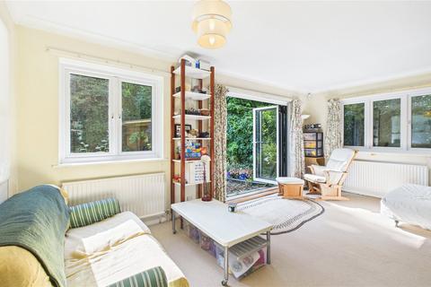 undefined, Littlewick Road, Surrey GU21