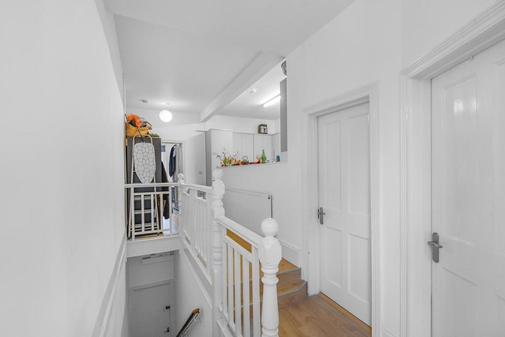 1533100065 - 82c South Croxted Road, SE21 - 9.jpg