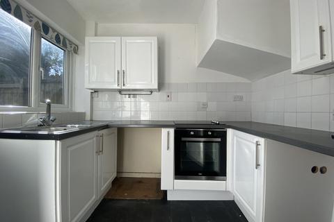 3 bedroom townhouse to rent, Crossbank Avenue, Oldham, Lancashire, OL4
