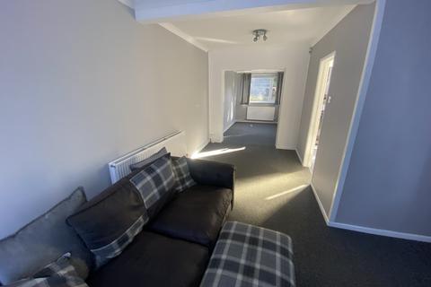 3 bedroom townhouse to rent, Crossbank Avenue, Oldham, Lancashire, OL4