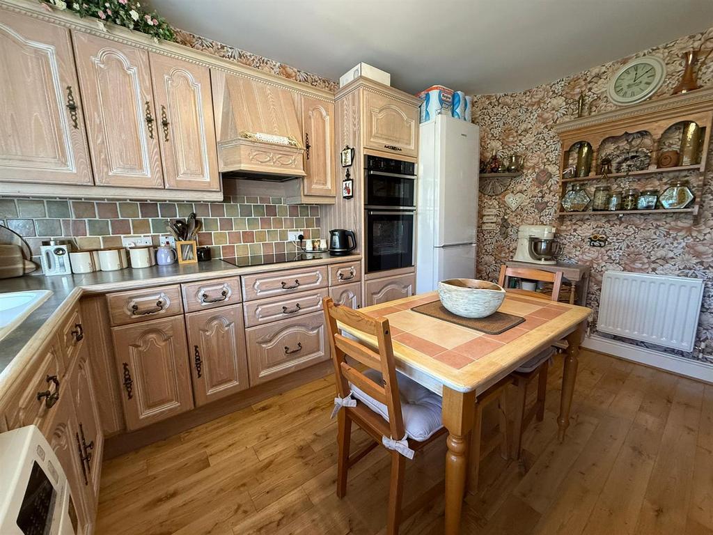 Dining kitchen