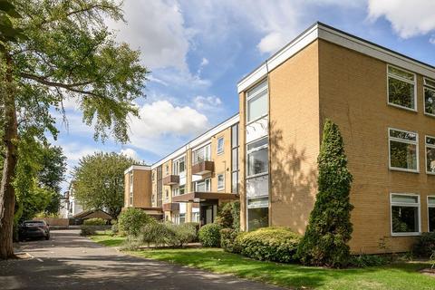 3 bedroom flat for sale, The Grange, London SW19