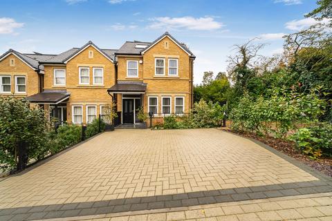 undefined, Fir Hollow Gardens, Kenley CR8