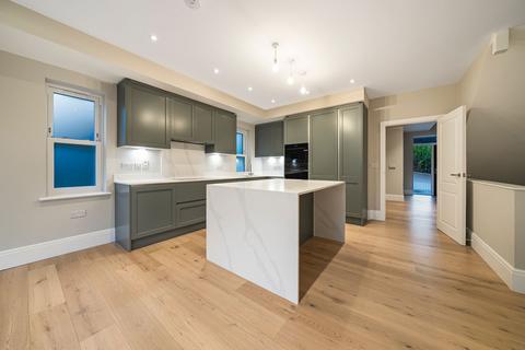 undefined, Fir Hollow Gardens, Kenley CR8