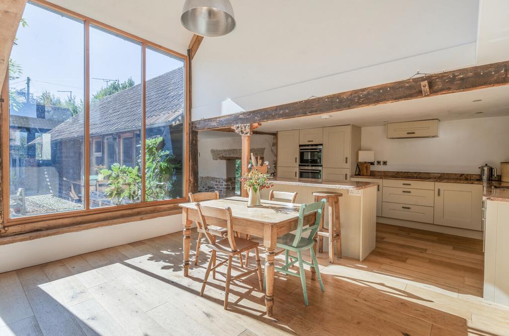Kitchen/Breakfast Rm