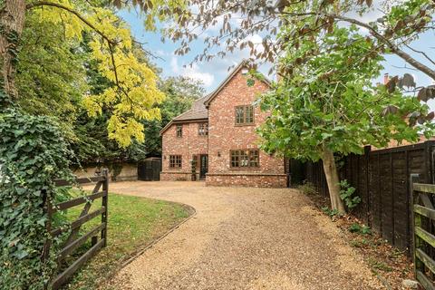 5 bedroom detached house for sale, Cambridge Street, St. Neots PE19
