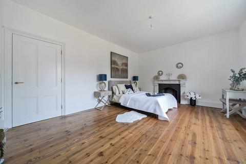 3 bedroom flat for sale, Oakley Gardens, Merstham RH1