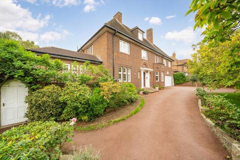 6 bedroom house to rent, Cannon Hill, London N14
