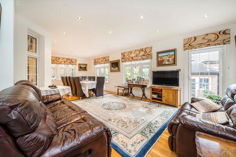 6 bedroom house to rent, Cannon Hill, London N14