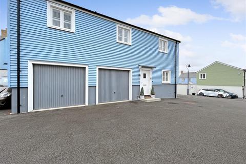 undefined, Garth Kosti Woles, Newquay TR8