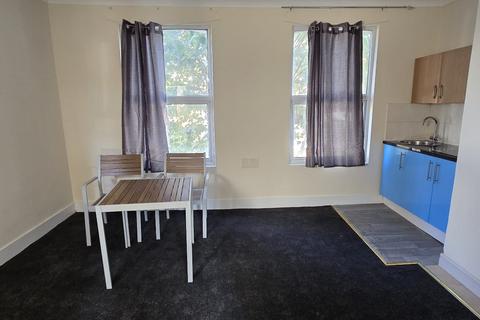 1 bedroom flat to rent, Bright 1-bedroom flat situated within a well-connected location, Glenarm Road, E5
