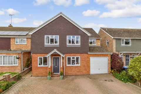 5 bedroom detached house for sale, Kitsmead, Copthorne, West Sussex