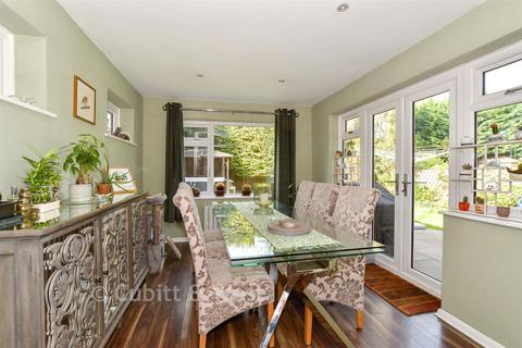 5 bedroom detached house for sale, Kitsmead, Copthorne, West Sussex