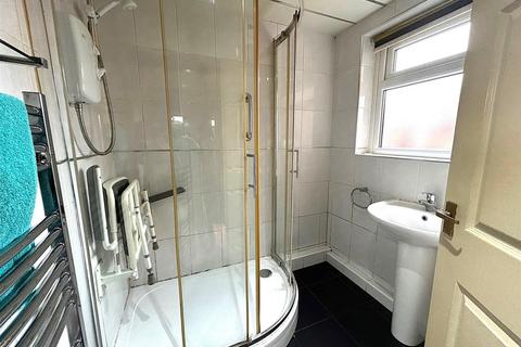 3 bedroom end of terrace house for sale, Windermere Road, Leigh