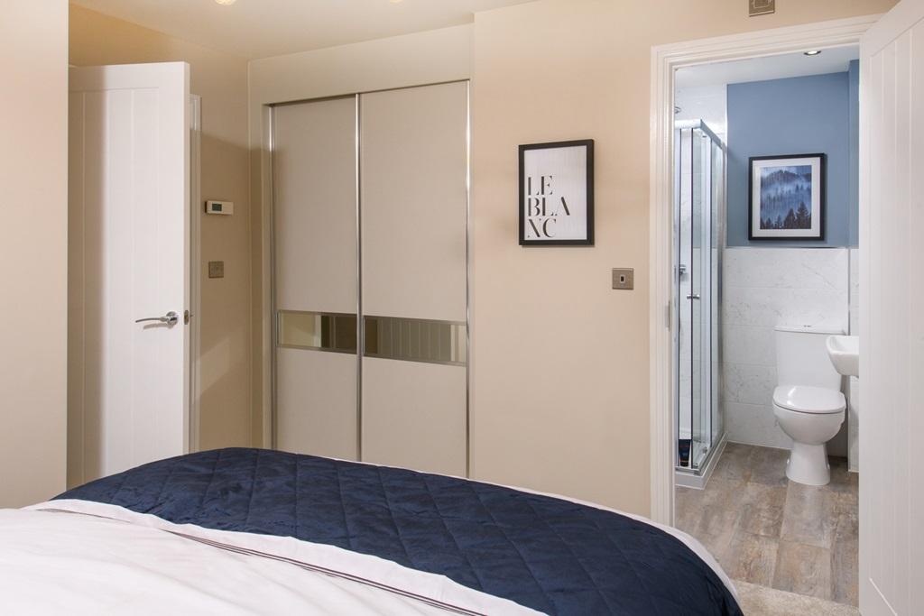 En suite main bedroom