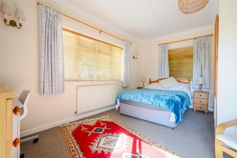 1 bedroom semi-detached bungalow to rent, Charters Road, Sunninghill