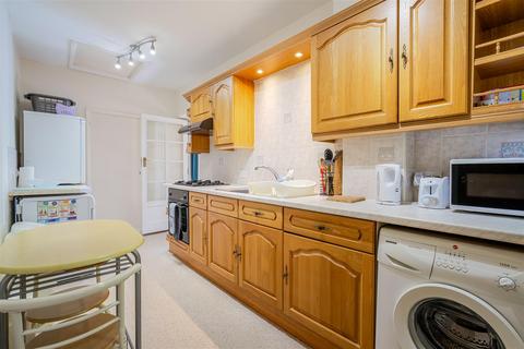 1 bedroom semi-detached bungalow to rent, Charters Road, Sunninghill