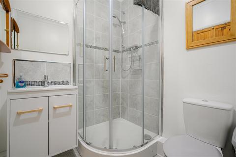 1 bedroom semi-detached bungalow to rent, Charters Road, Sunninghill