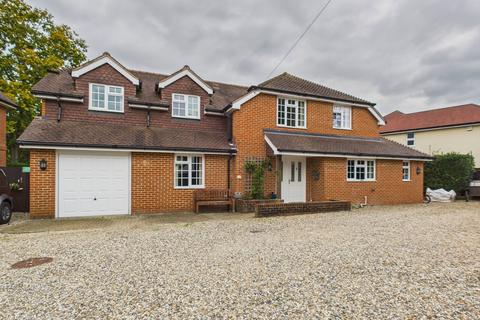 4 bedroom detached house for sale, West Street, Tadley, RG26